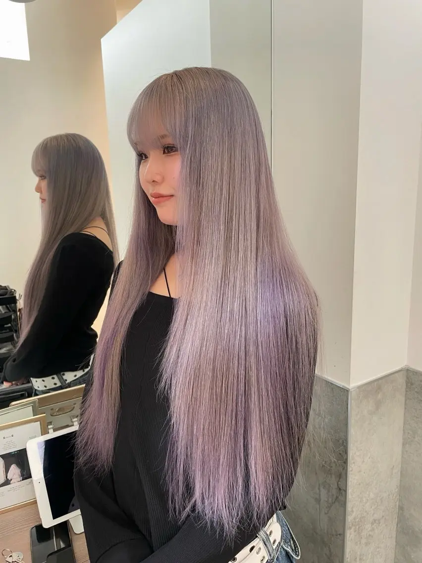 💗トリプルカラー💗 ハイトーン/韓国ヘアー/ミルクティーベージュ/デザインカラー/レイヤーカット/ホワイトカラーの写真
