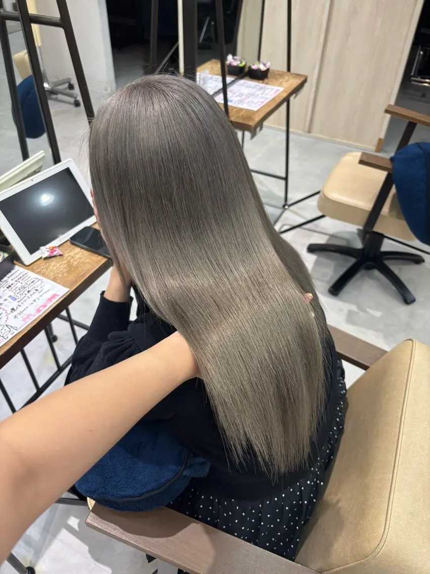 【髪質改善】カット＋全頭ブリーチカラー＋再生トリートメントの写真