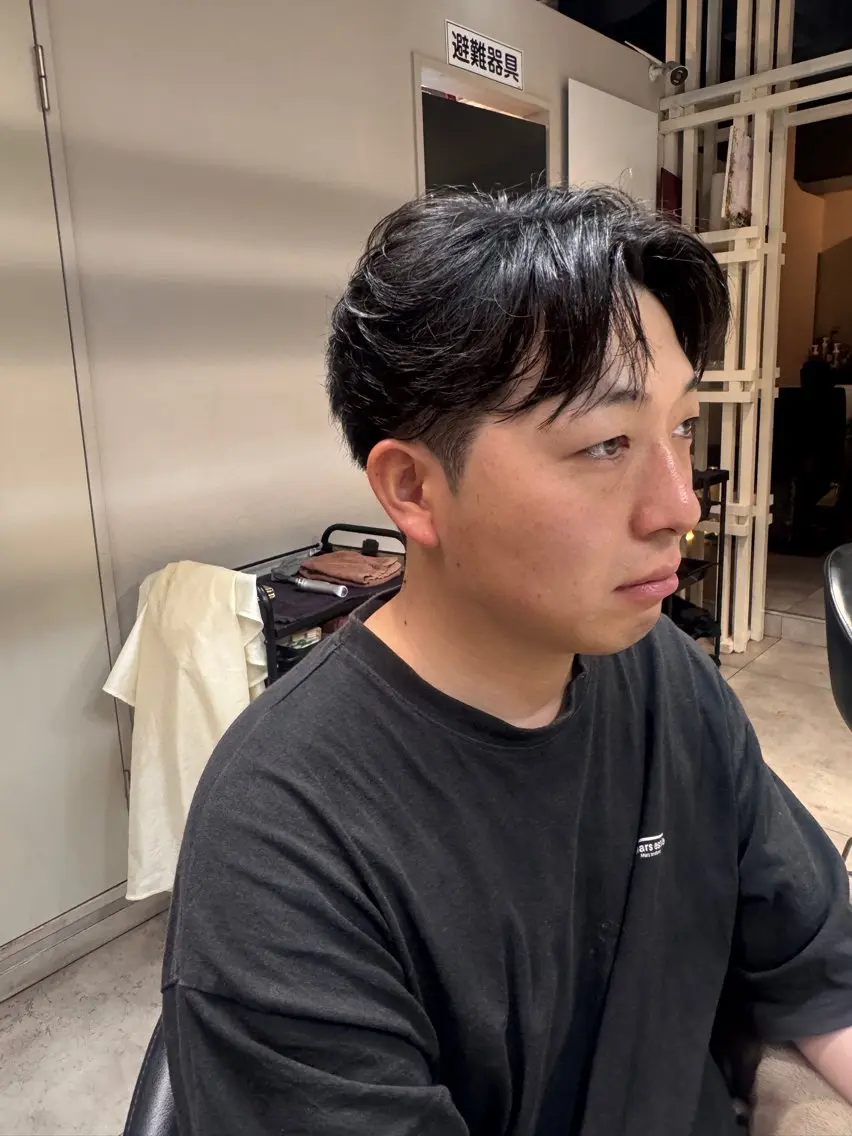 ミディアム パーマ メンズ ミディアムパーマ メンズパーマ ニュアンスパーマ カット ヘッドスパ 似合う髪型見つけます AYAKAのヘアスタイル