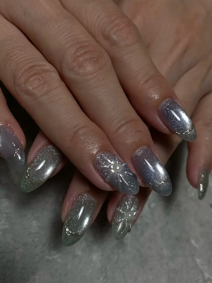 ネイル アートネイル フラワーネイル キラキラネイル ぷっくりネイル ハンドネイル liberta nail nanaのネイルデザイン