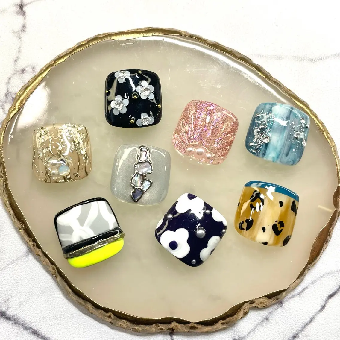 💗フット ワンカラー 親指art𓂃 𓈒𓏸【オフあり】の写真