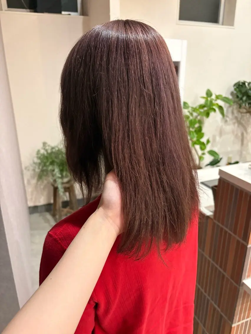 ミディアム ピンクブラウン 礒谷 夏帆のヘアスタイル