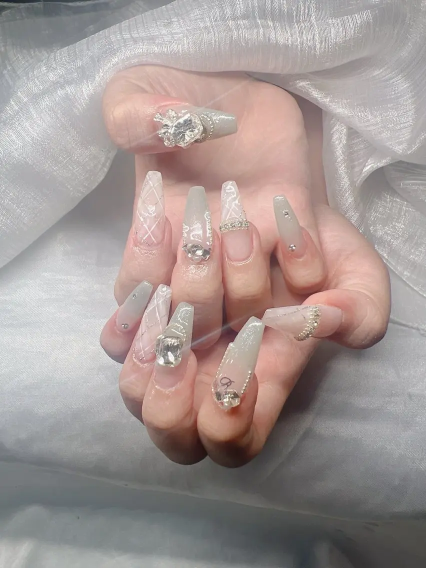 ネイル ハンドネイル Lee Nailsのネイルデザイン
