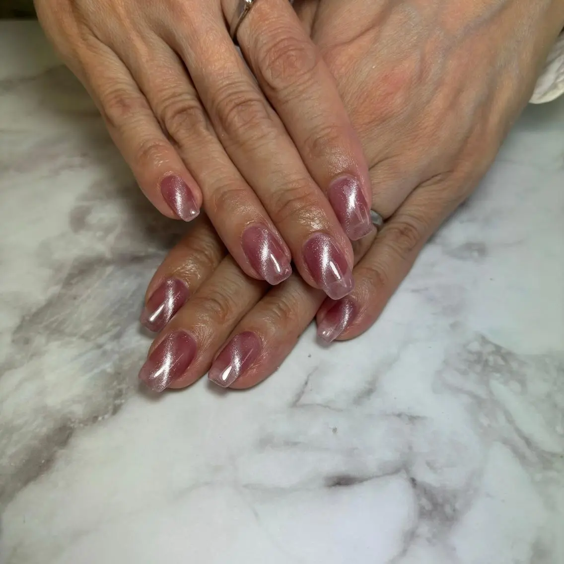 salon UNE LMA見習いスタッフのネイルデザイン