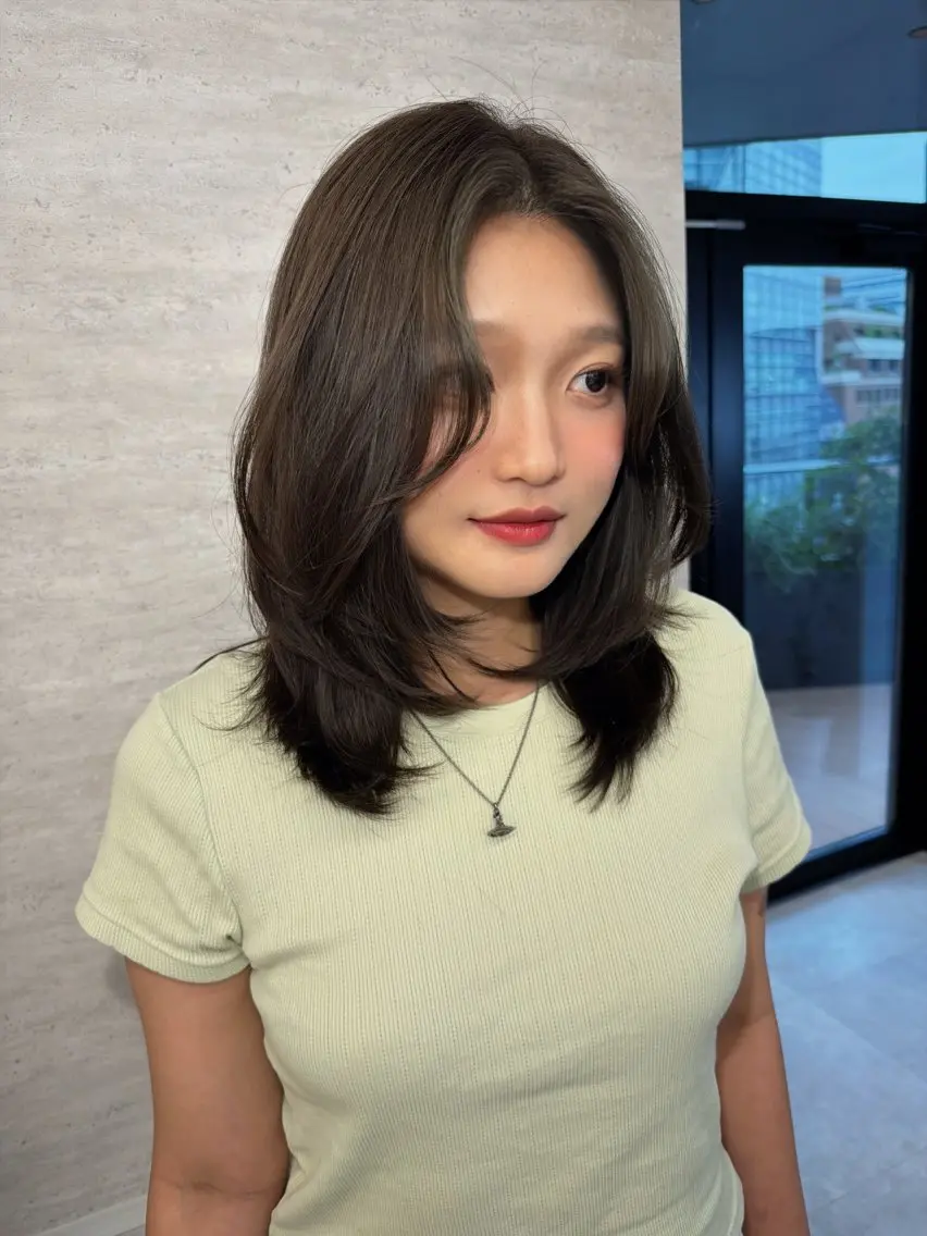 ミディアム カラー ヘアアレンジ カット ヘアカラー 韓国レイヤーカット/ 儚げカラーチナツのヘアスタイル