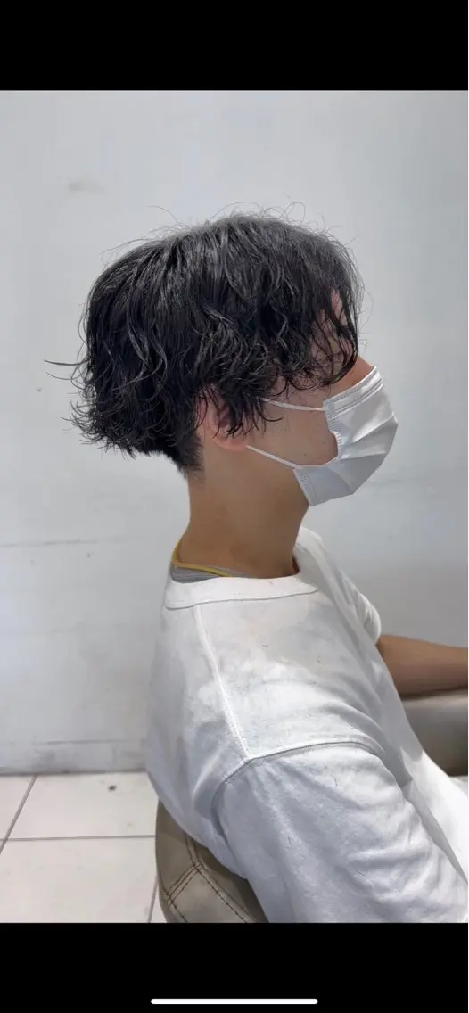 パーマ メンズ センターパート マッシュ メンズパーマ 波巻きパーマ スパイラルパーマ カット メンズサロンGRIT 店長　深山一平のヘアスタイル