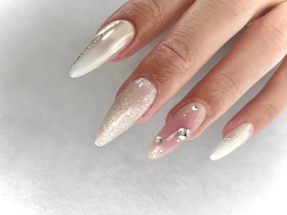 オフ/ケア込🔸ハンド✨持込Aコース💅✨(3〜4本アート)キャラクター不可❌の写真