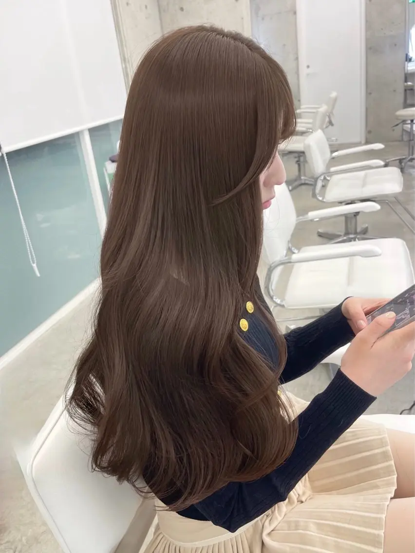 ロング レイヤーカット 透明感カラー表参道のヘアスタイル