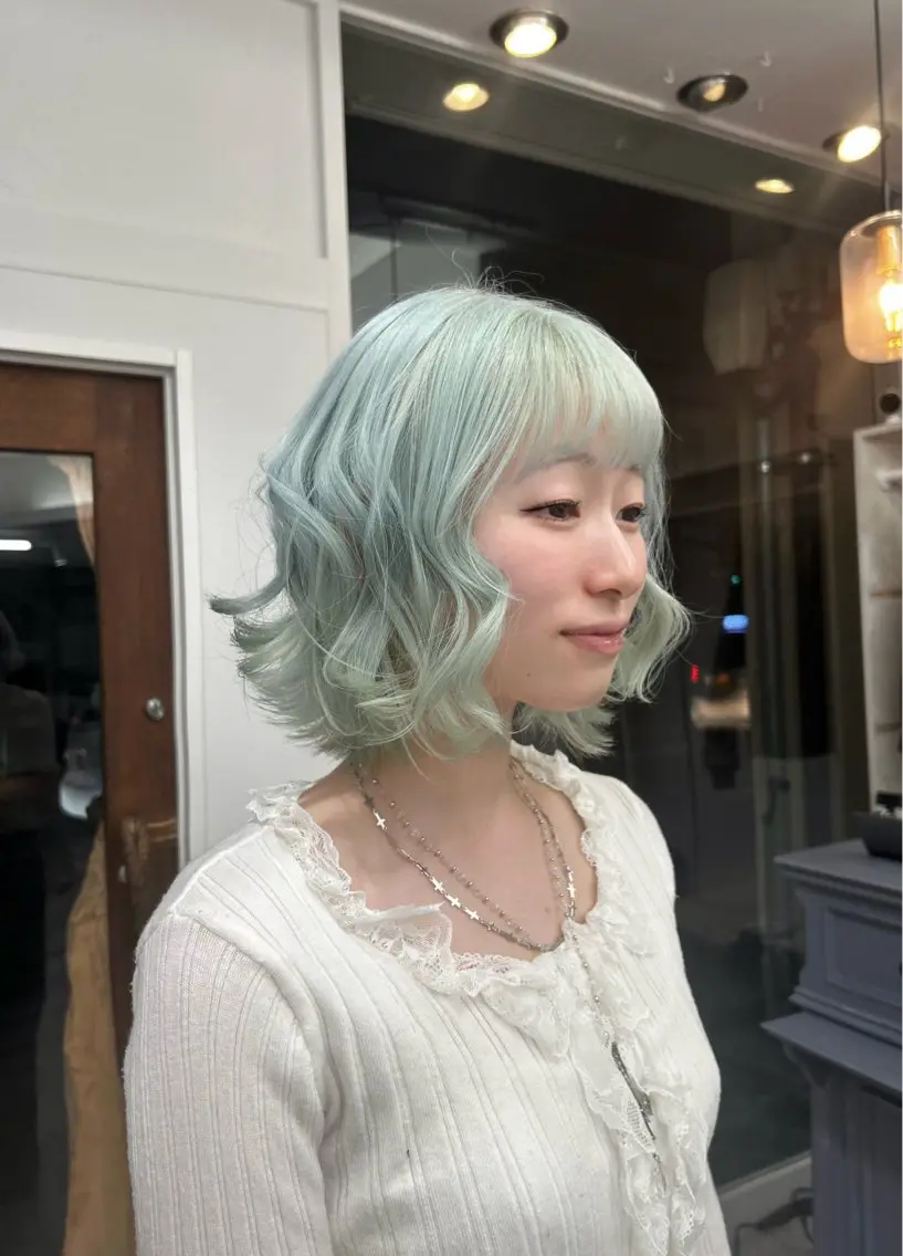 ミディアム ヘアカラー 木藤 優杏のヘアスタイル
