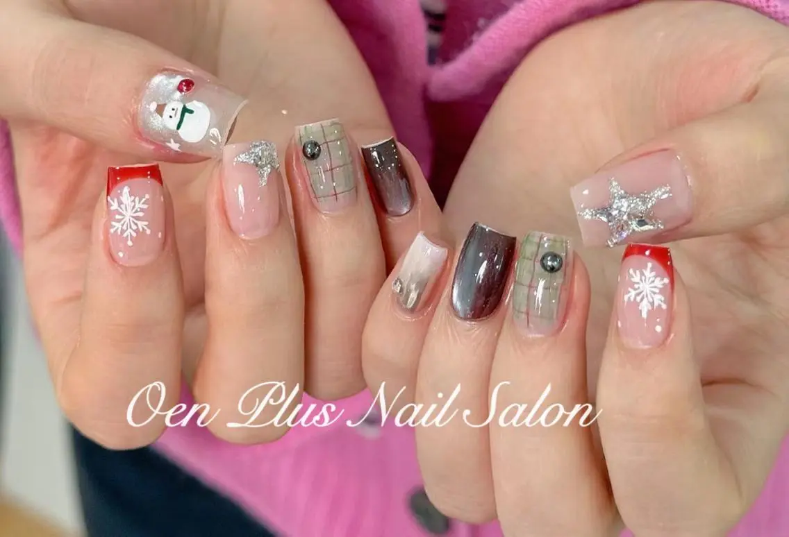 ネイル 冬ネイル クリスマス ハンドネイル One Plus Nail Salonのネイルデザイン
