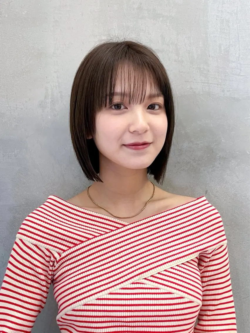 ミディアム カット ヘアカラー トリートメント 💖ボブ/縮毛矯正 顔周りレイヤー/ユイのヘアスタイル