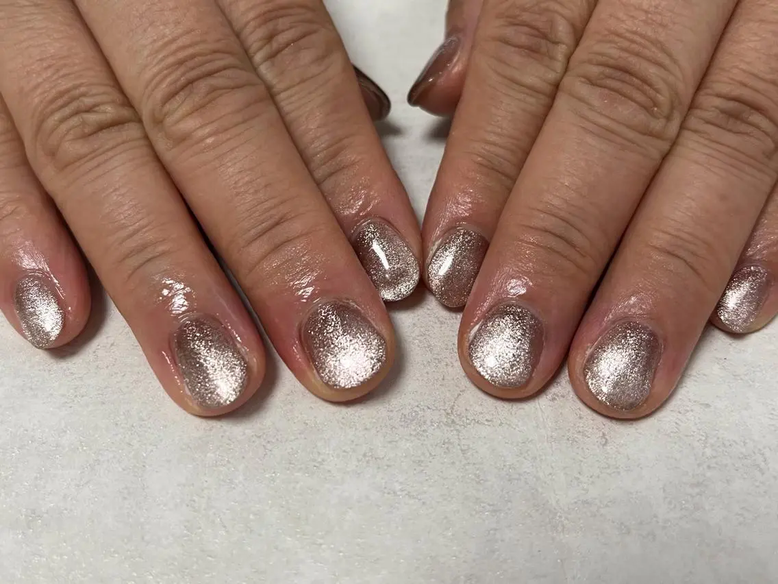 ネイル オーロラネイル フラワーネイル フットネイル フレンチネイル ジェルネイル フットネイル mogunail &blowのネイルデザイン