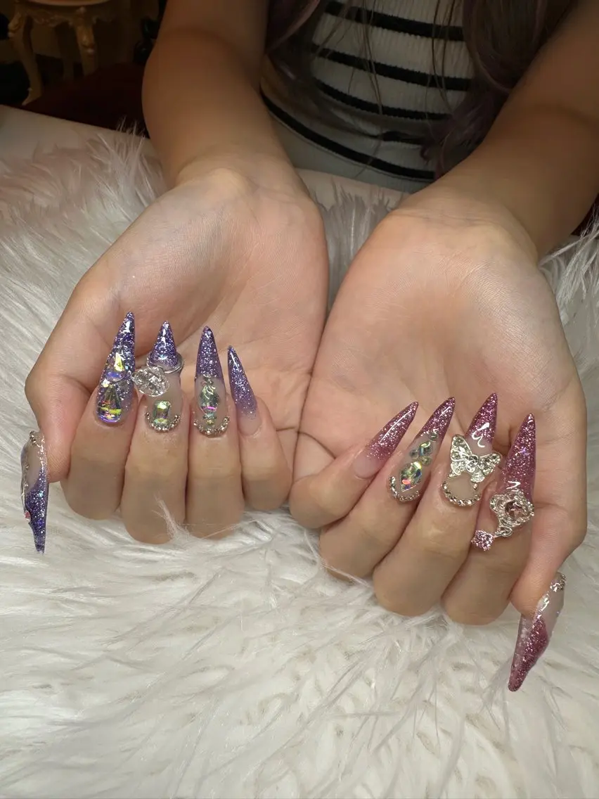 ネイル PEEKABOOミキ ネイル1級保持💅のネイルデザイン