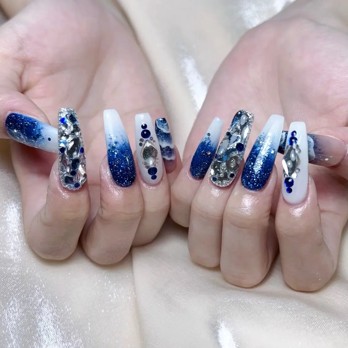 メンズ ネイル メンズ韓国風 アートネイル オーロラネイル ガーリー キラキラネイル ハンドネイル Nail salon 木にいるのネイルデザイン
