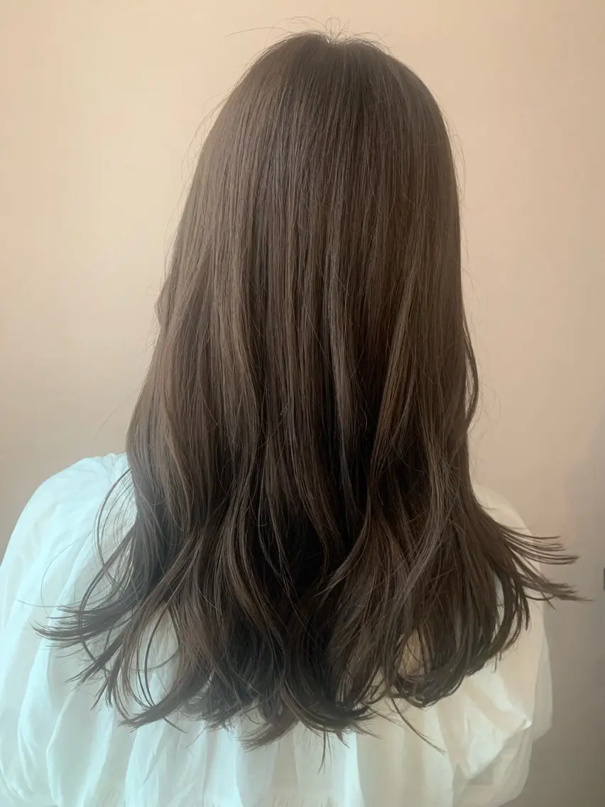 ロング カラー ベージュカラー ブリーチ ブリーチなしカラー hubhair レイヤー/透明感のヘアスタイル