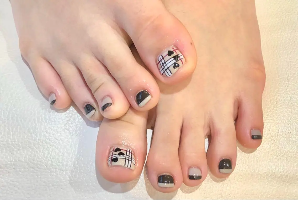 ネイル アートネイル フットネイル 髙橋 優菜のネイルデザイン