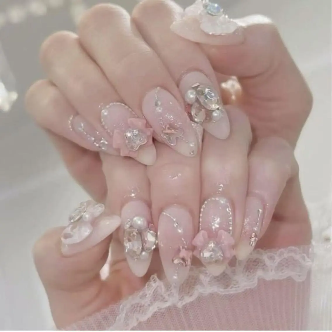 ネイル 長さ出し キラキラネイル 韓国ネイル ロングネイル マグネットネイル ハンドネイル ハンドケア 🎀Reina🎀 長さ出し新宿のネイルデザイン
