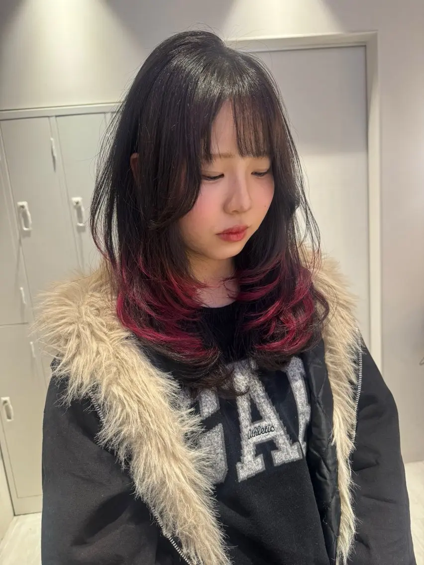 ミディアム カラー ブリーチ レイヤーカット カット ヘアカラー トリートメント Ami/艶カラー/ レイヤー/ハイトーンのヘアスタイル