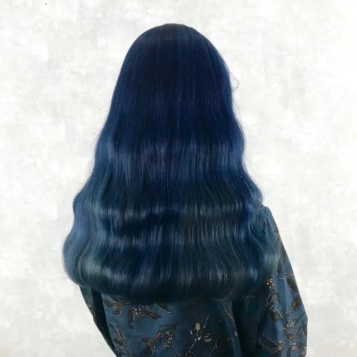 ロング カラー ブリーチ ブロンド ブルーカラー ネイビーカラー ヨシンモリ K-POP好き美容師 🇰🇷Kai.Yのヘアスタイル