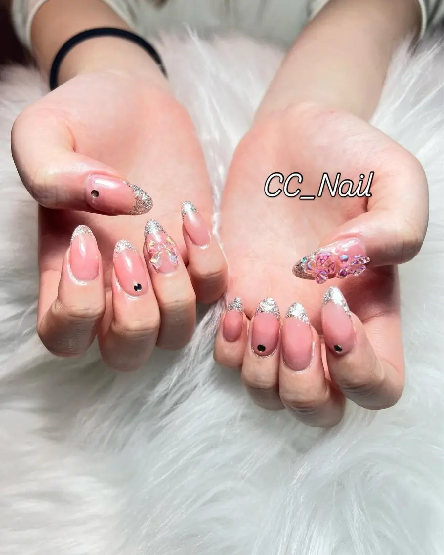 オフ込み🌸チップ長さだしシンプルデザイン、パーツ2個までの写真