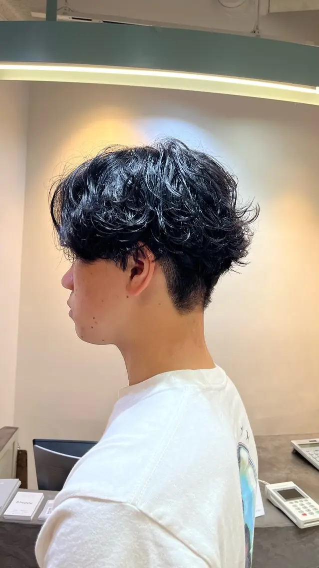 ショート パーマ メンズ カット パーマ センターパートメンズ 曲がる縮毛矯正/晴輝のヘアスタイル