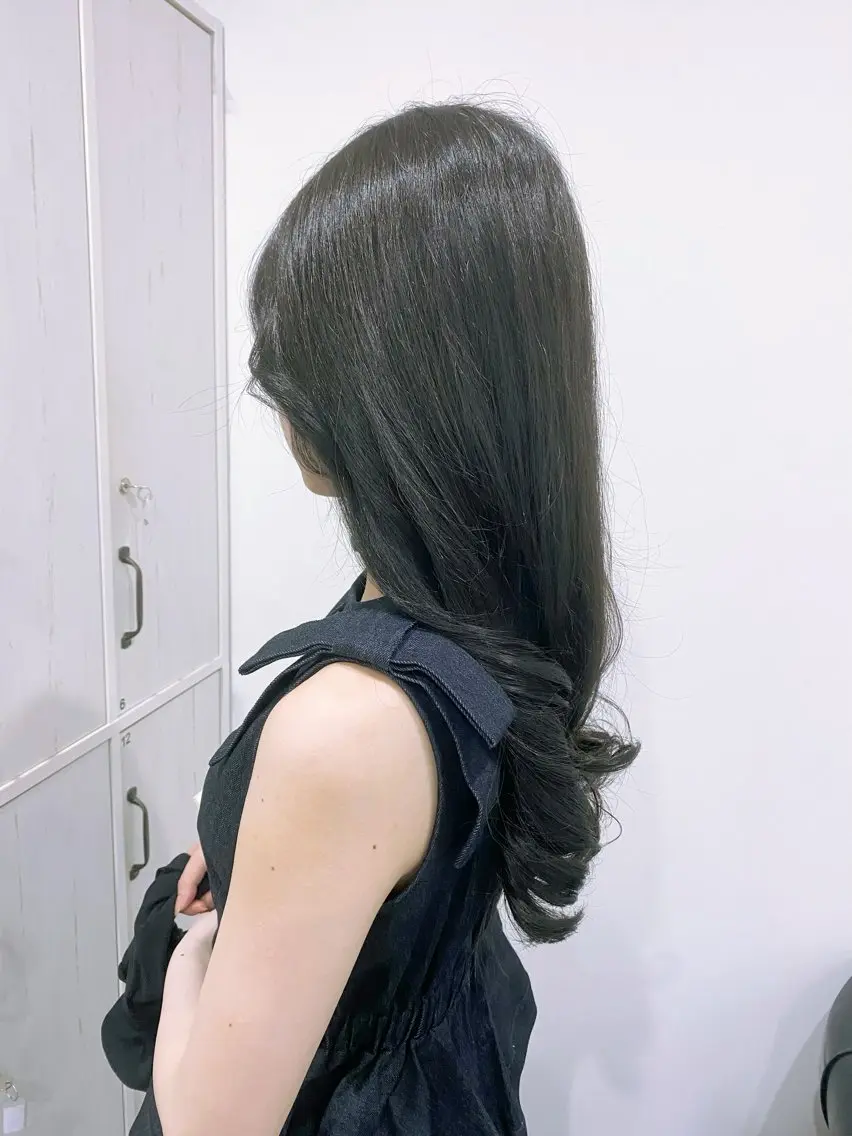 ロング 友田 千栄のヘアスタイル