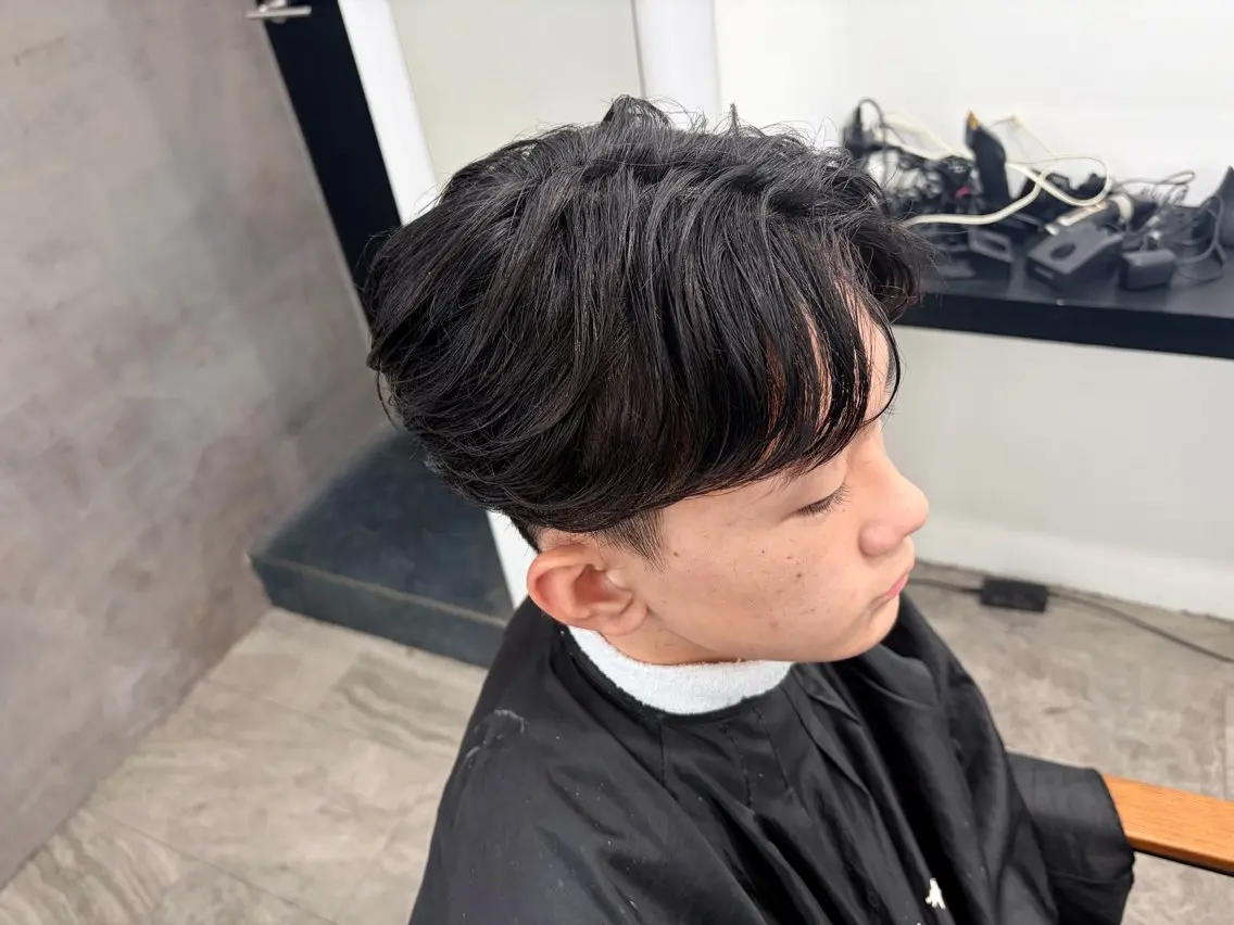 パーマ メンズ フェザーパーマ メンズパーマ ニュアンスパーマ カット パーマ 静岡 / 毛流れ特化 /メンズ特化 /真大のヘアスタイル