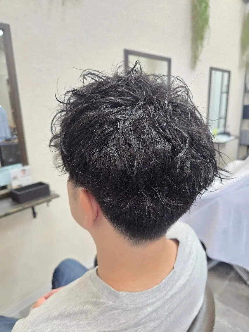 ショート パーマ メンズ メンズハイライト メンズインナーカラー メンズパーマ ハイライト 髪質改善 カット パーマ ヘアセット 石川(park) ジェウンのヘアスタイル