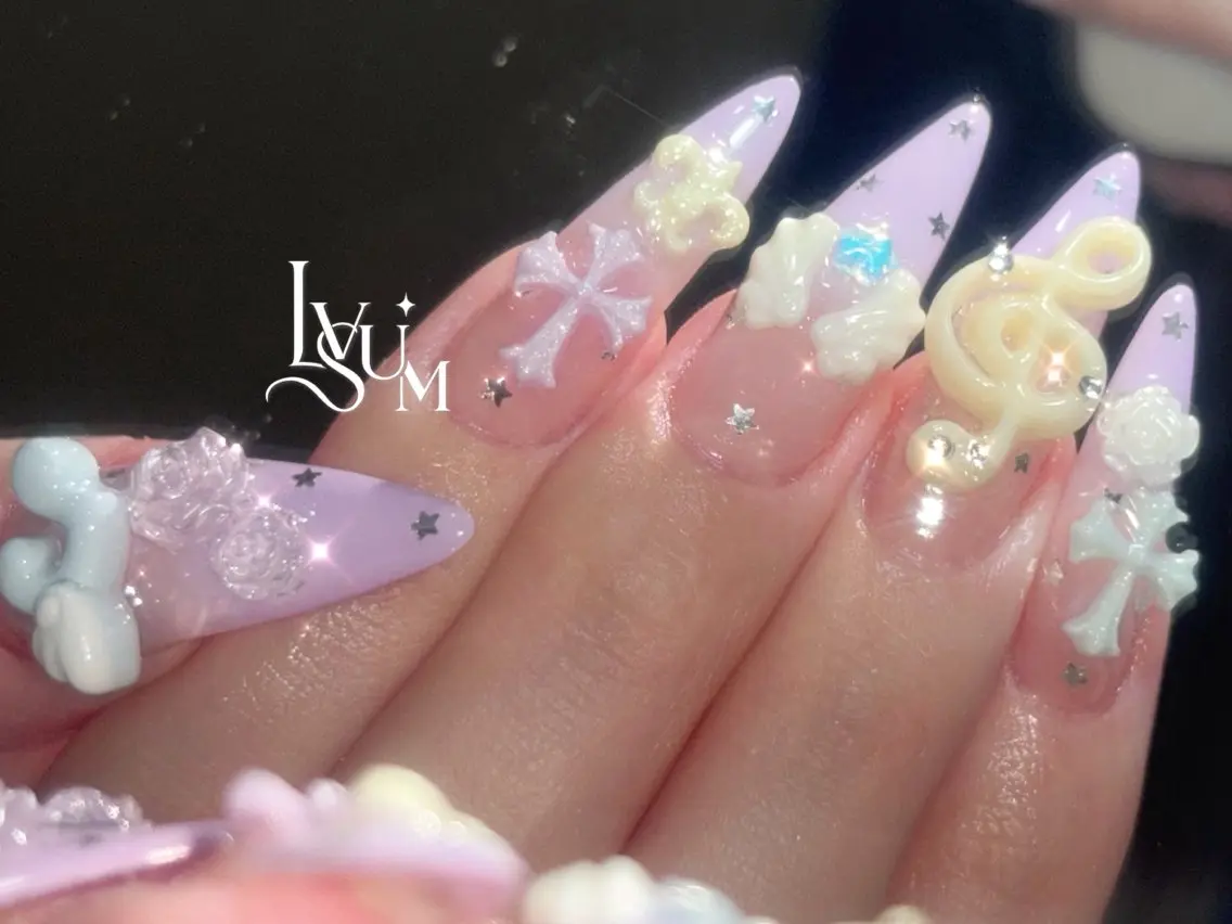 ネイル ガーリー グラデーション ハンドネイル lvsum nailのネイルデザイン