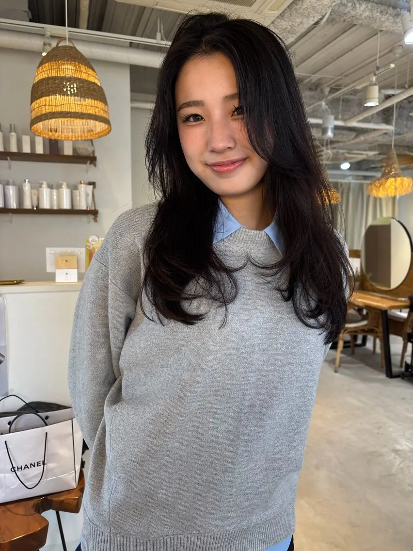 ロング カット ヘアカラー 髙野 未衣菜のヘアスタイル