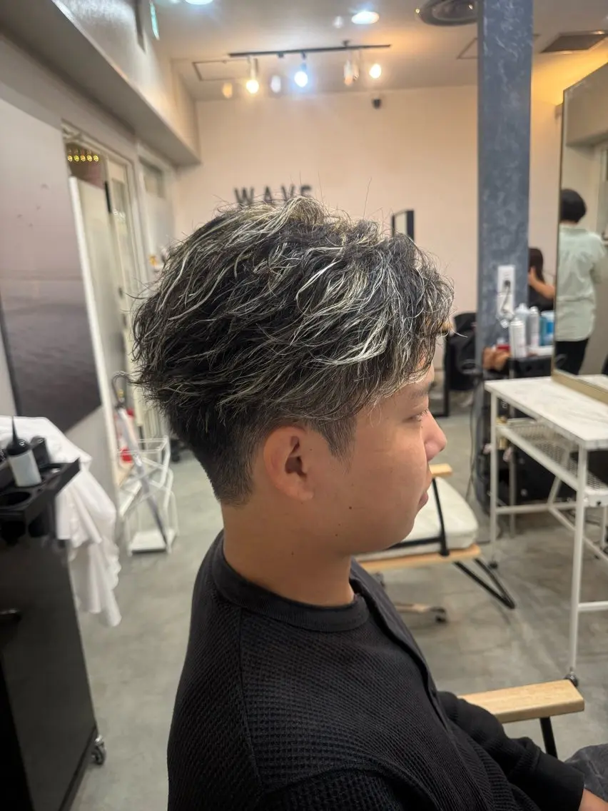ショート カラー パーマ メンズ カット ヘアカラー パーマ 鍋島 拓真のヘアスタイル