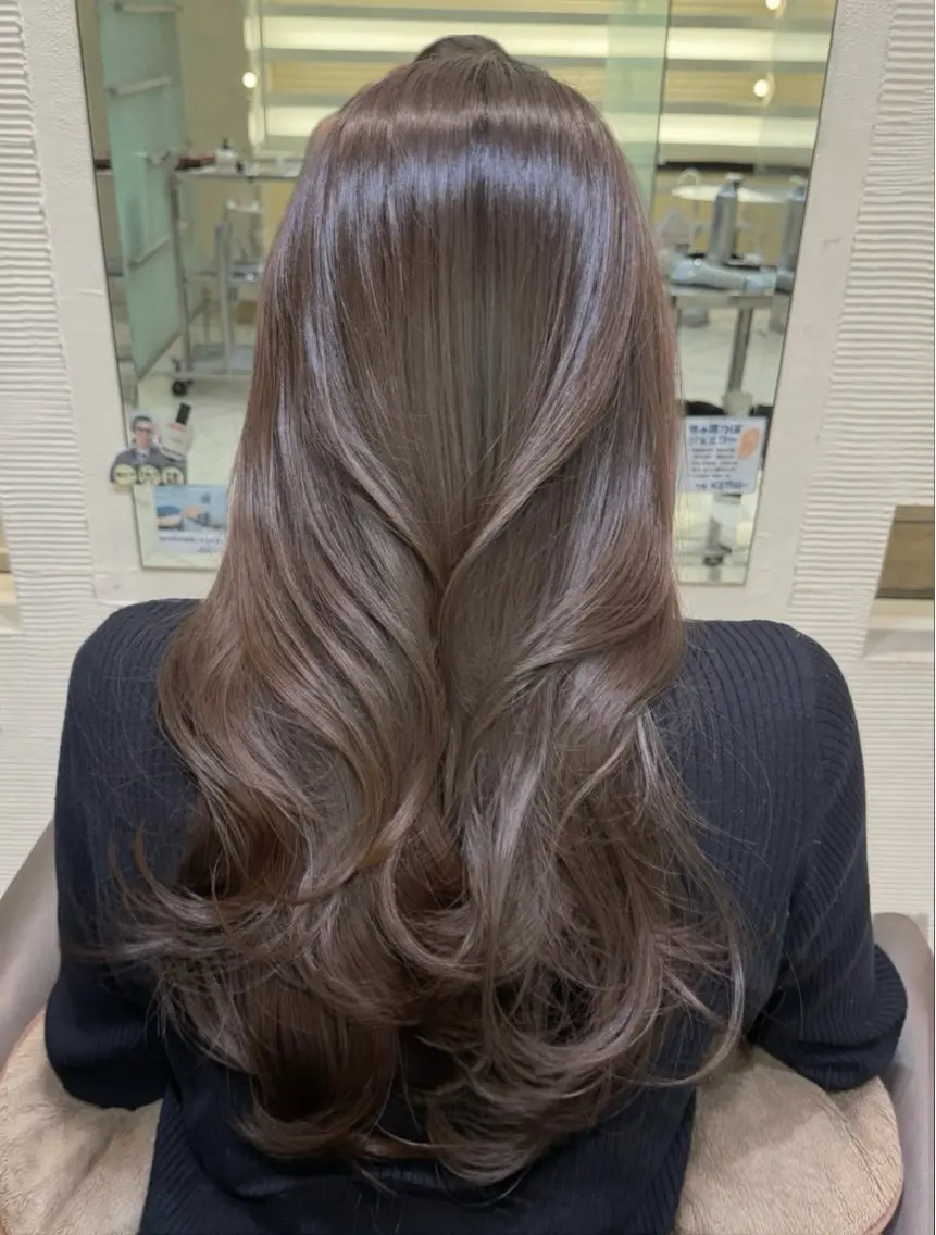 ロング カラー ヘアカラー トリートメント 矢口 七海のヘアスタイル