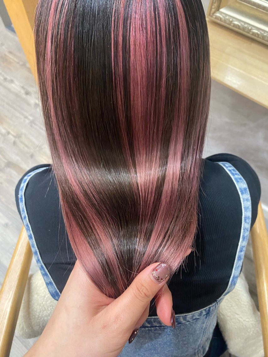 ロング ヘアカラー 長谷部 里美のヘアスタイル