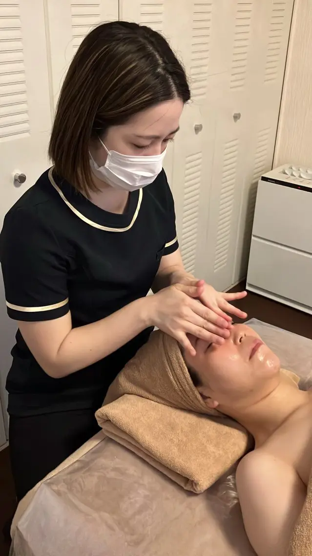【スッキリ小顔♪】顔コリが気になる方へオススメ!痛気持ち良いのが癖になる!整顔リンパの写真