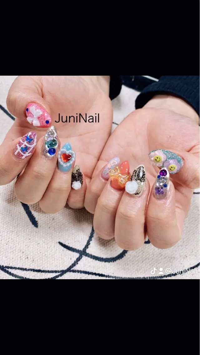 ネイル クリアネイル 成人式 氷ネイル・うるうるネイル 韓国ネイル ミラーネイル ハンドネイル JuniNail 주니네일🇰🇷suのネイルデザイン
