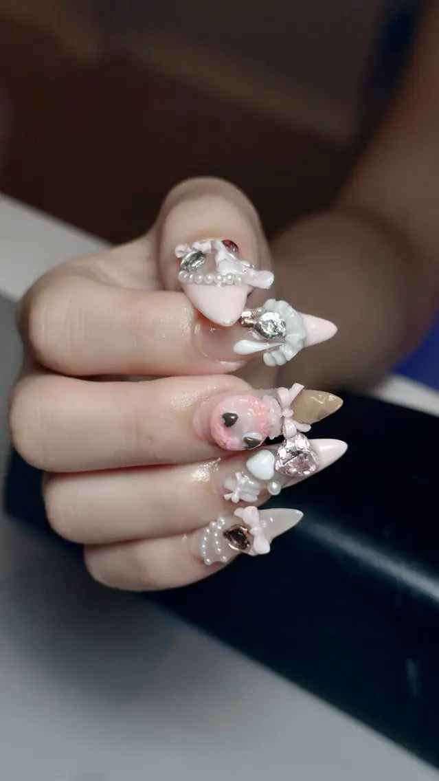 ネイル LE LUXE NAILSのネイルデザイン
