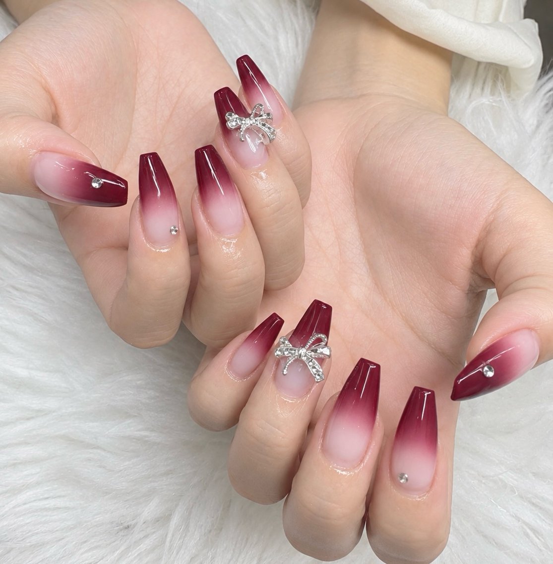 ネイル MIKA RUBY NAIL SLONのネイルデザイン
