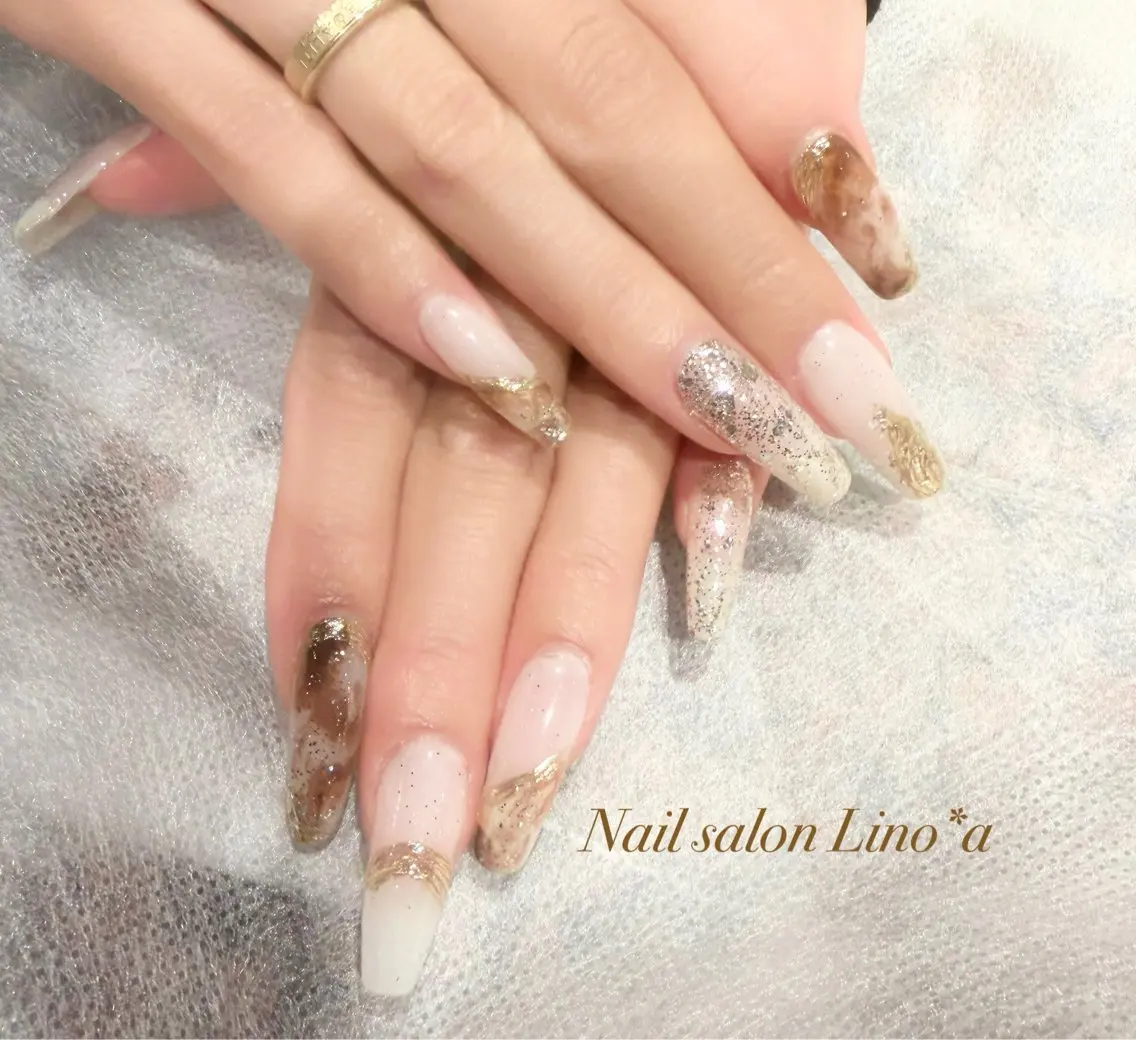 ネイル アートネイル ブラウン ゴールド グラデーション ラメ(グリッター) ハンドネイル Nail salon Lino*aのネイルデザイン