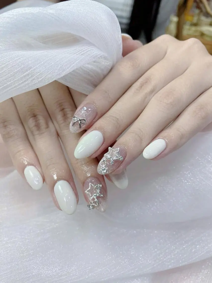 ネイル チークネイル ドット フレンチネイル グラデーション 韓国ネイル ハンドネイル Minette nailrinrinのネイルデザイン