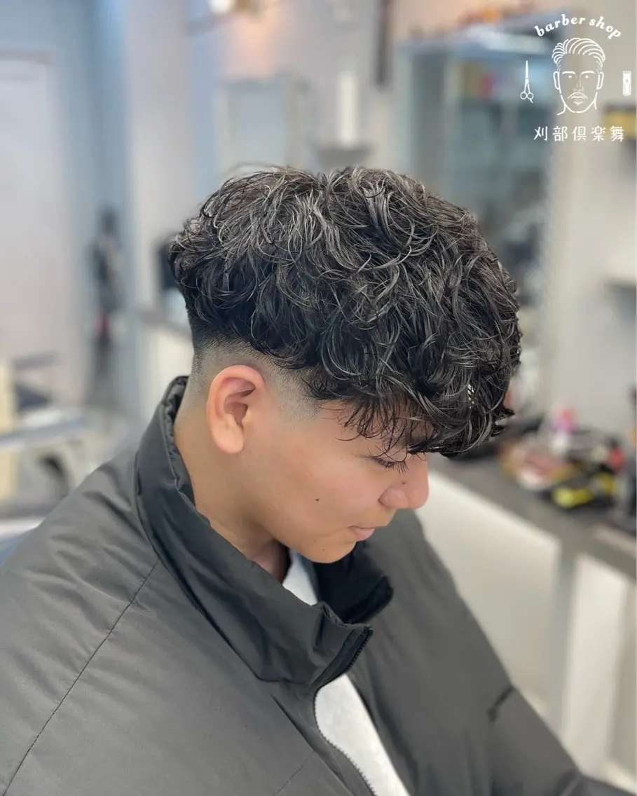 ショート パーマ メンズ 天王寺で1番人気の フェード師/大野尋哉のヘアスタイル