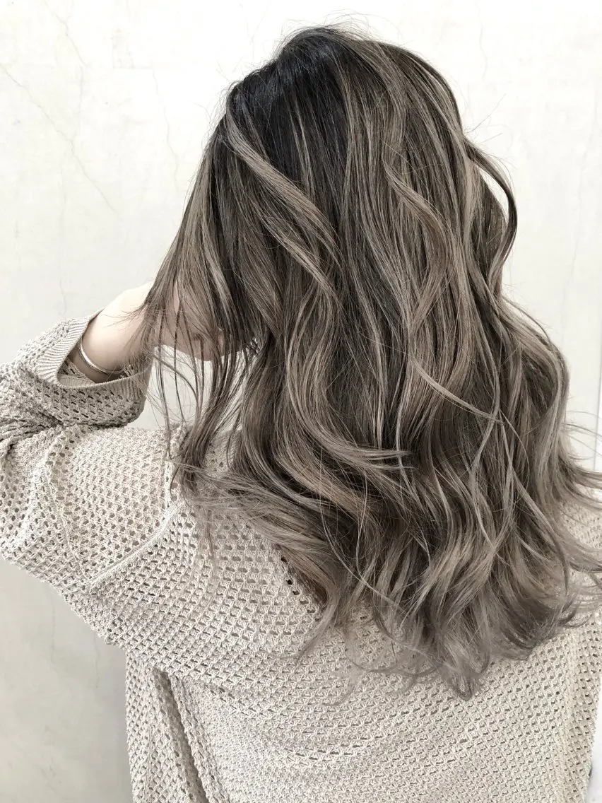 【デザインカラーメニュー】⭐️デザインブリーチ×１回➕カラー➕カシミヤトリートメント➕カット💈詳しい詳細はクリック✨の写真