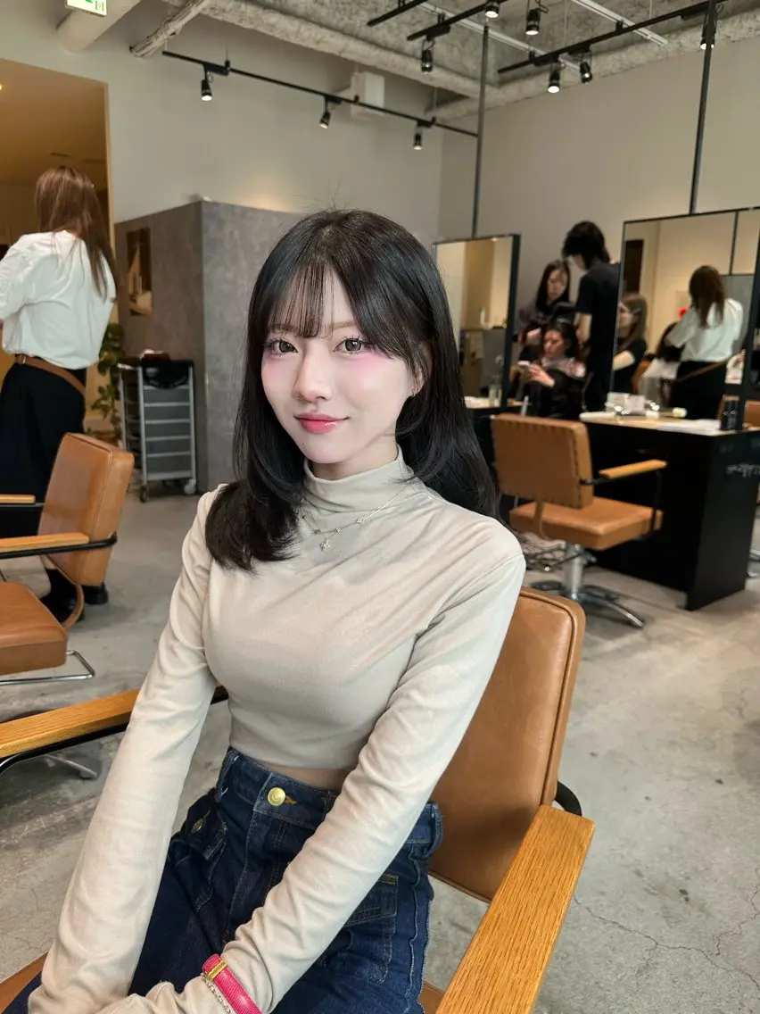 ミディアム カラー 韓国レイヤーカット 透明感カラー冨田那樹のヘアスタイル