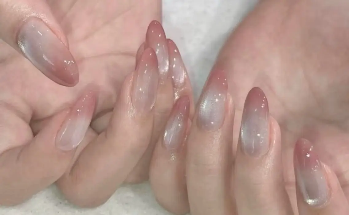 ネイル チークネイル 長さ出し フラワーネイル フレンチネイル ガーリー sun nail池袋 モデル募集のネイルデザイン