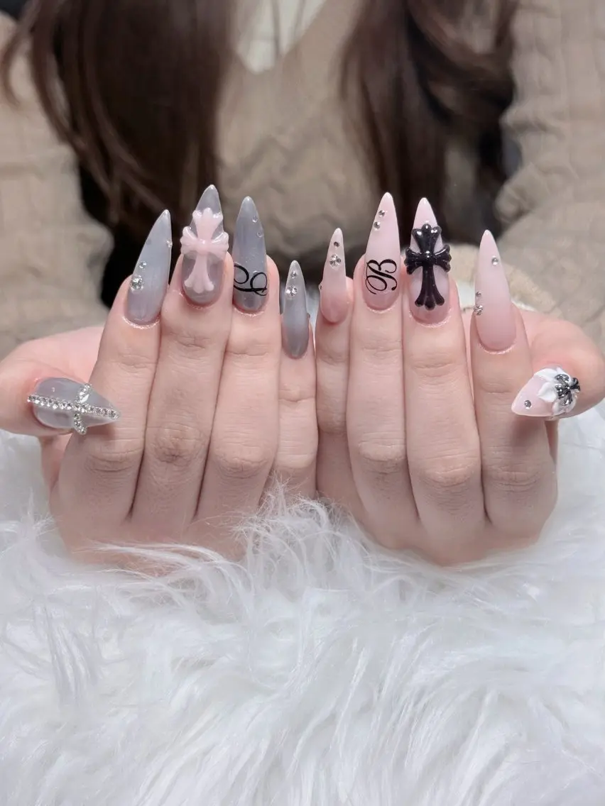ネイル ボルドー チークネイル 長さ出し フレンチネイル ジェルネイル ハンドネイル VANI Belle Nailのネイルデザイン