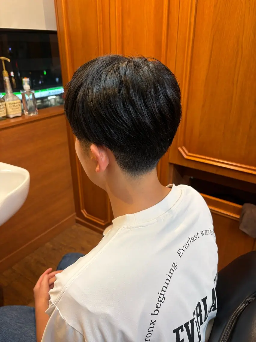メンズ マッシュ 刈り上げ 宇野 由梨のヘアスタイル