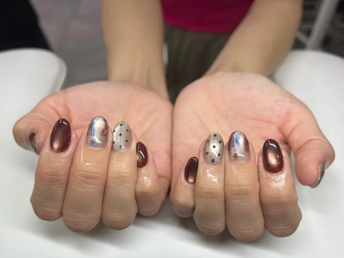 ネイル ボルドー ブラウン チークネイル ドット フットネイル ハンドネイル ハンドケア VAN NAIL SALON海老名店のネイルデザイン