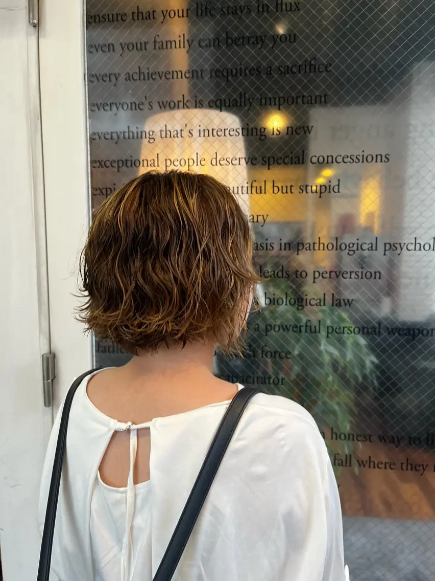 ショート ショートボブ ボブ ショートヘア カット パーマ まみ/レイヤーカット /暖色カラーのヘアスタイル