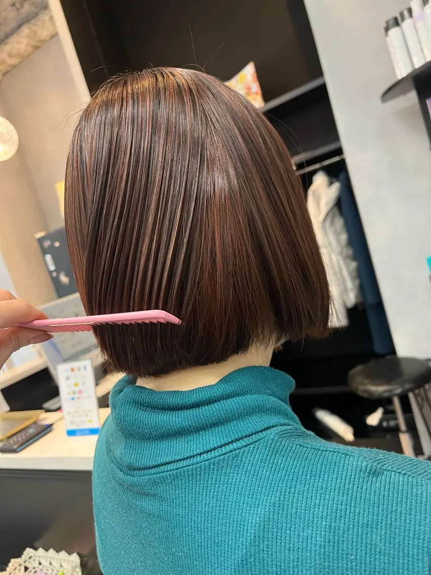 ショート カラー ハイライトカラー ハイライト カット ヘアカラー 🎀♥️推しカラー tomoka💜🍭のヘアスタイル