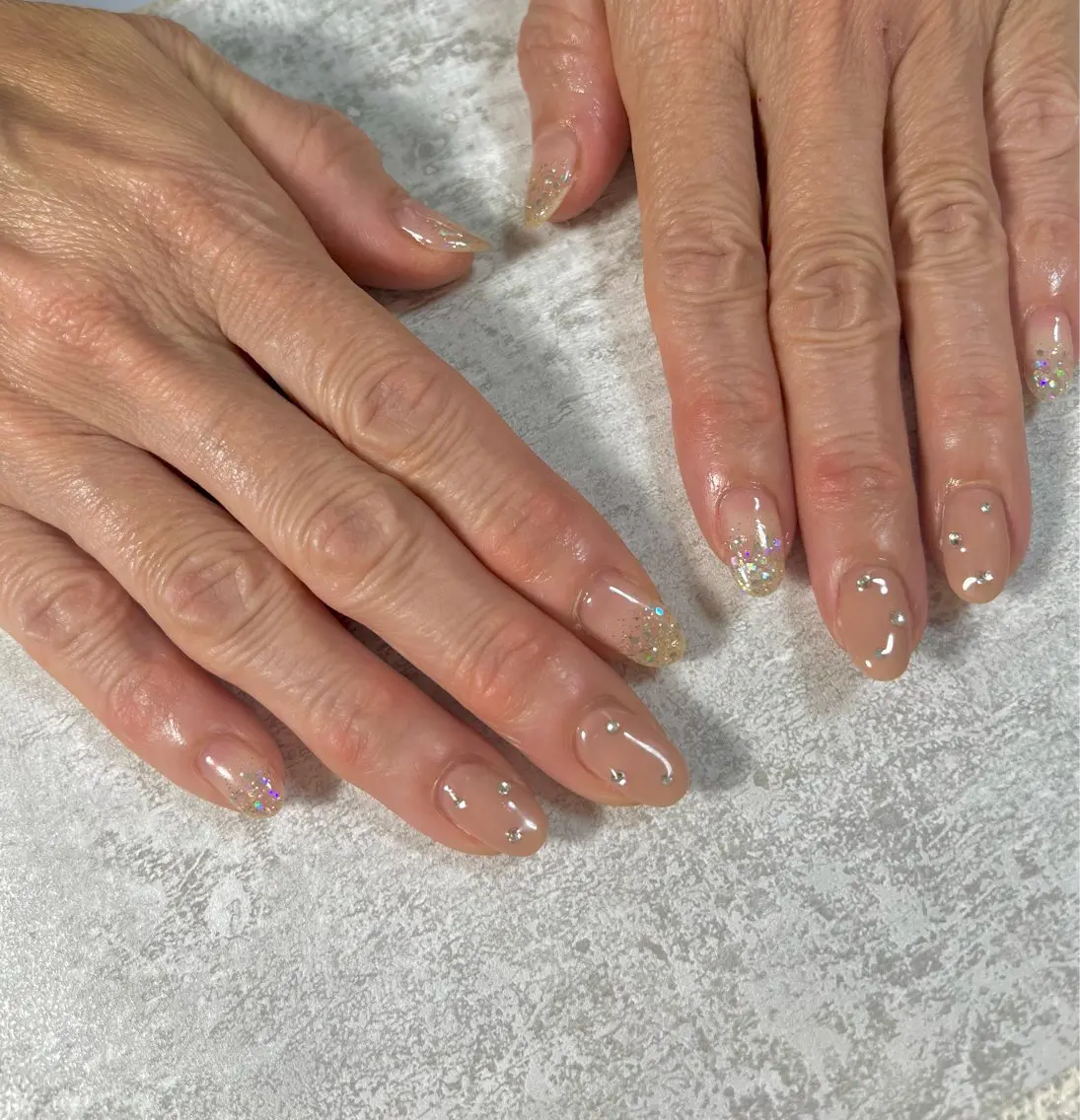 ネイル オーロラネイル ブルー フットネイル フレンチネイル ジェルネイル kiki nail たまプラーザのネイルデザイン