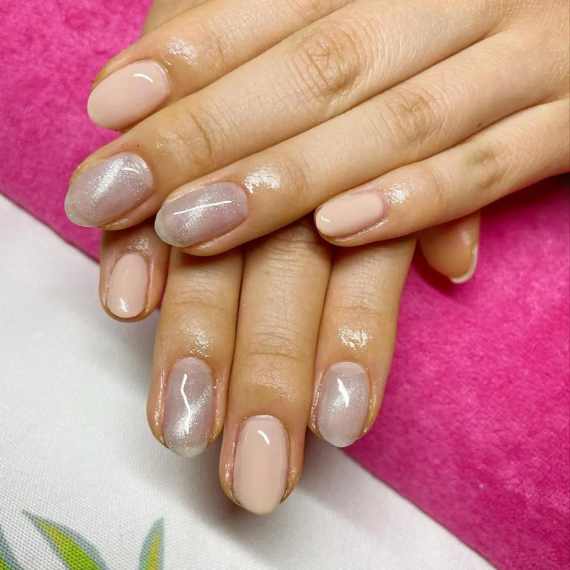 ネイル マグネットネイル ピンク 春ネイル ホワイト Nail salon Ariettyのネイルデザイン
